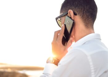 Comparing Phone Plans: Finding the Best Option